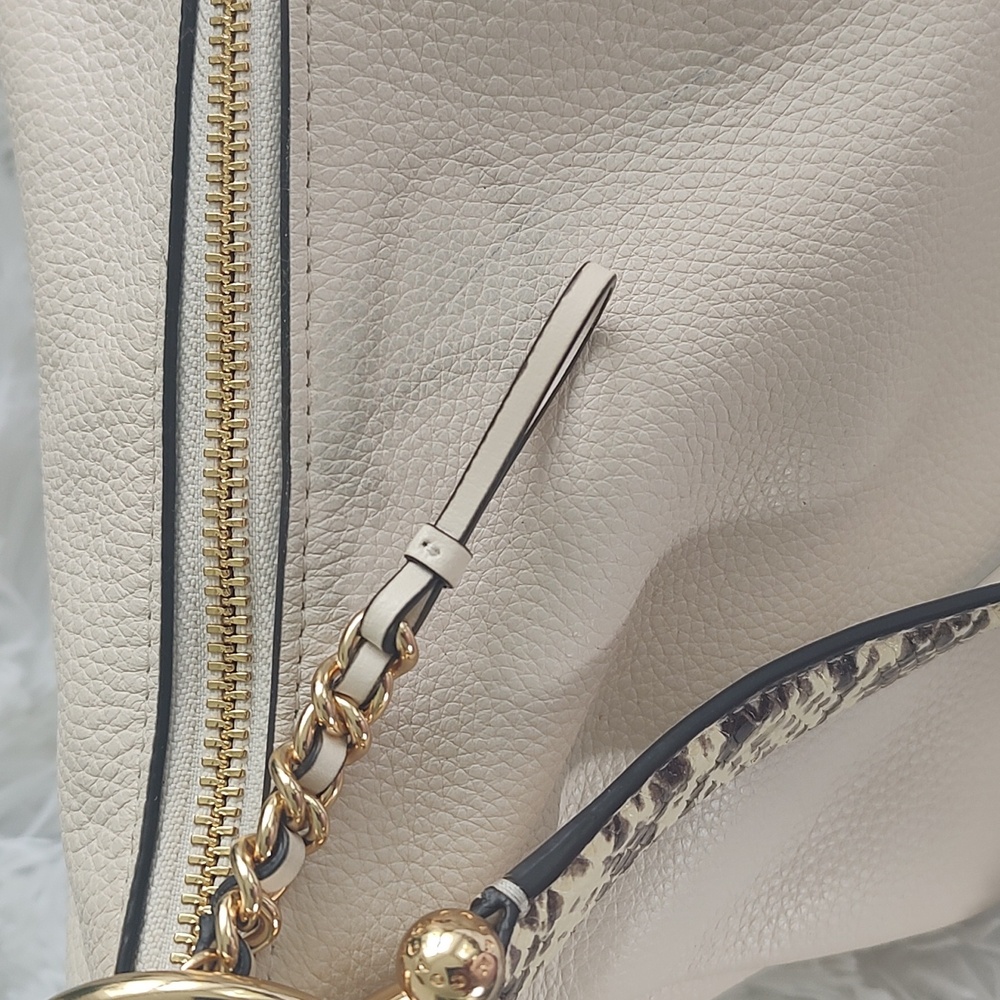 NWOT Coach Hobo Reduced To 75.00 Due To Ink Mark! - Picture 7 of 8